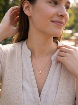 Gouden ketting 1mm met 1 initiaal
