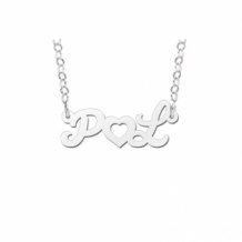 Zilveren initialenketting verbonden met hart