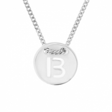 Zilveren ketting met ronde bedel met letter
