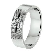 Edelstalen design vingerafdrukring met gleuf en steen D018