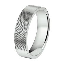 Rechte RVS ring met vingerafdruk