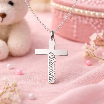 Zilveren Kruis Hanger met Naam – Gepersonaliseerd sfeerbeeld