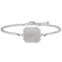 Zilveren schakel armband met vingerafdruk op rechthoekige hanger met vlakke kanten