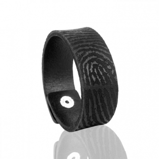 Zwarte leren armband met vingerafdruk