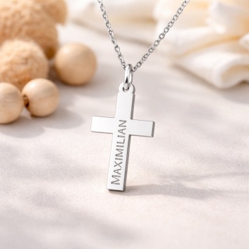 Gepersonaliseerd Kruisje Zilver – Uniek Communiegeschenk sfeerbeeld