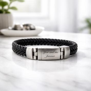Zwart leren armband met RVS design magneetslot met lettertype Snell