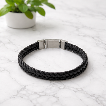 Zwart leren armband met RVS design magneetslot sfeerbeeld binnenzijde