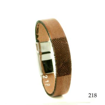 Armband met vingerafdruk in leer, kleur lichtbruin