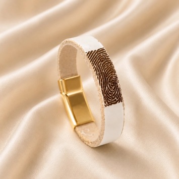 Smalle leren armband met vingerafdruk in leer met goudkleurige edelstalen sluiting