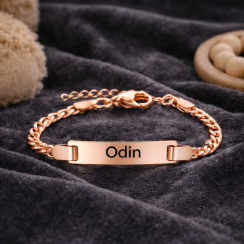 Stalen kinderarmbandje rosékleurig met graveren van naam/ datum