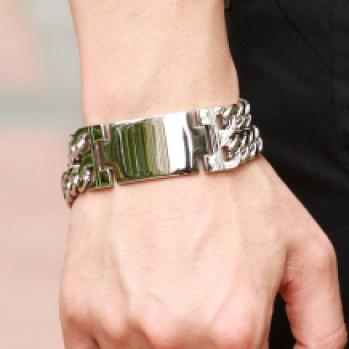 Stoere stalen armband graveren