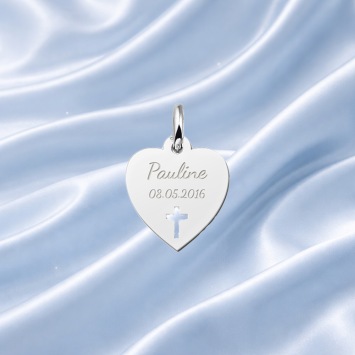 Zilveren hart hanger met kruis – communie met naamgravure sfeerbeeld