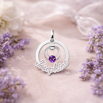 Zilveren naamketting hanger met zirkonia steen sfeerfoto